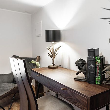 Airhome - Tower Apartment Talin Exterior foto
